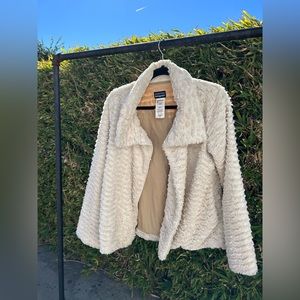 Patagonia Ivory Tiered Ruffle Faux Fur Long Sleeve, Women’s Jacket